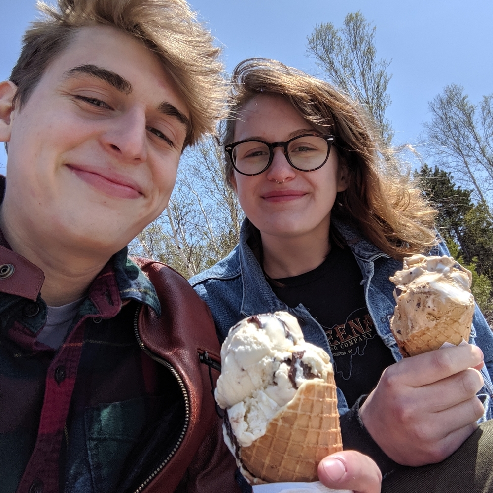 Meet your Poshers, Tyler and Maggie